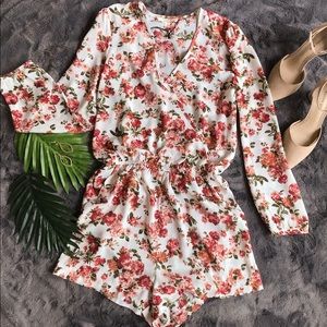 Iris Floral Romper with Pockets! 💕